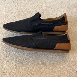Men’s black w/camel leather accents shoe